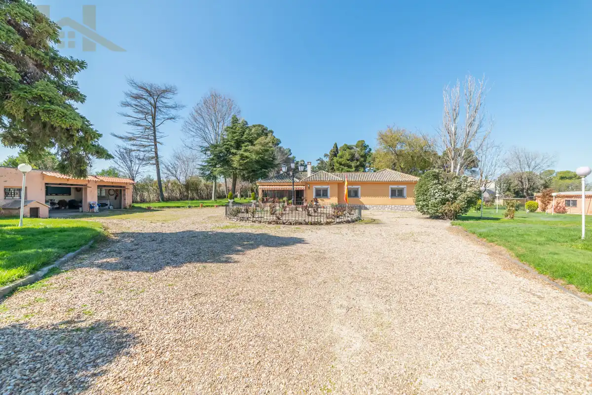Garden of Country homes for sale in Ciempozuelos  with Private garden, Storage room and Swimming Pool