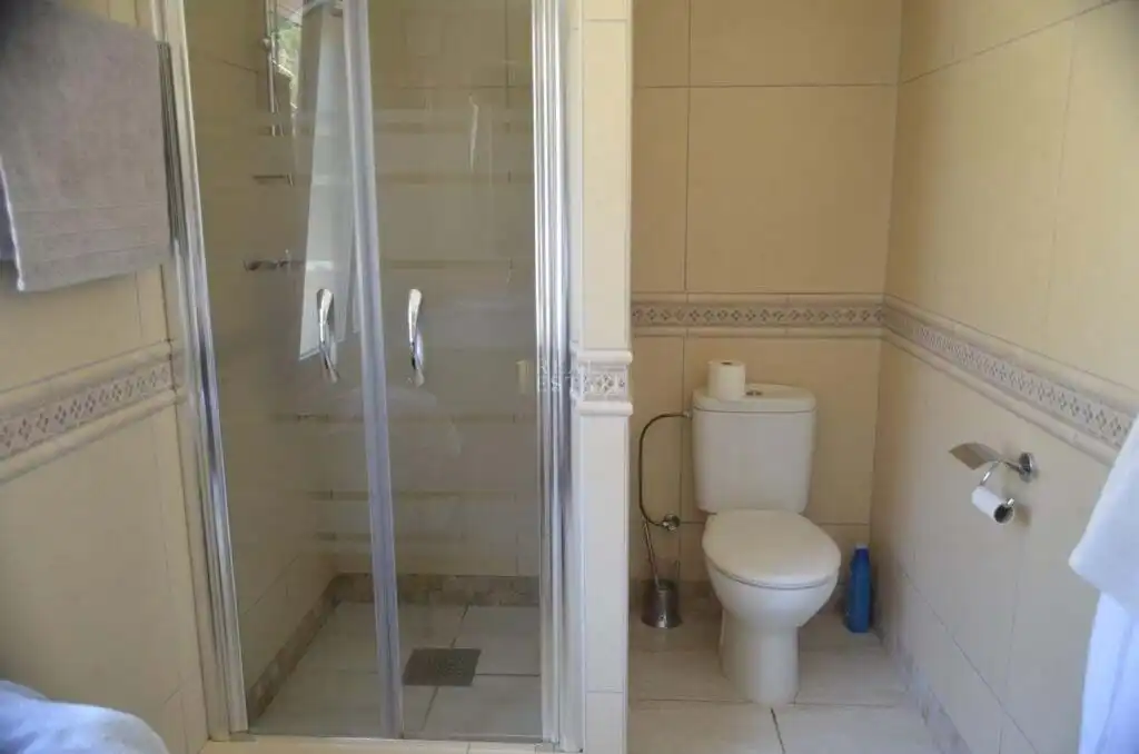 Bathroom of Houses for sale in L'Alfàs del Pi  with Air Conditioner, Terrace and Storage room