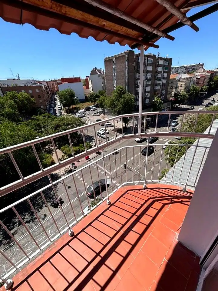 Vista exterior de Piso en venta en Madrid con Aire acondicionado, Calefacción y Terraza