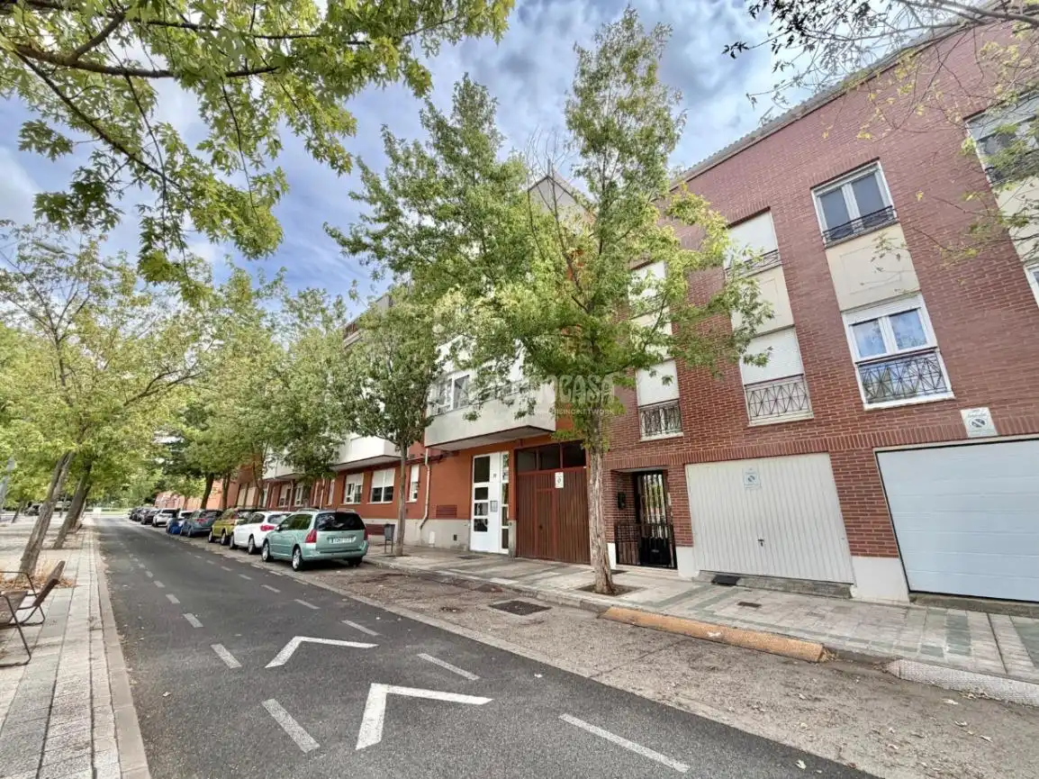 Vista exterior de Piso en venta en Palencia con Calefacción y Trastero