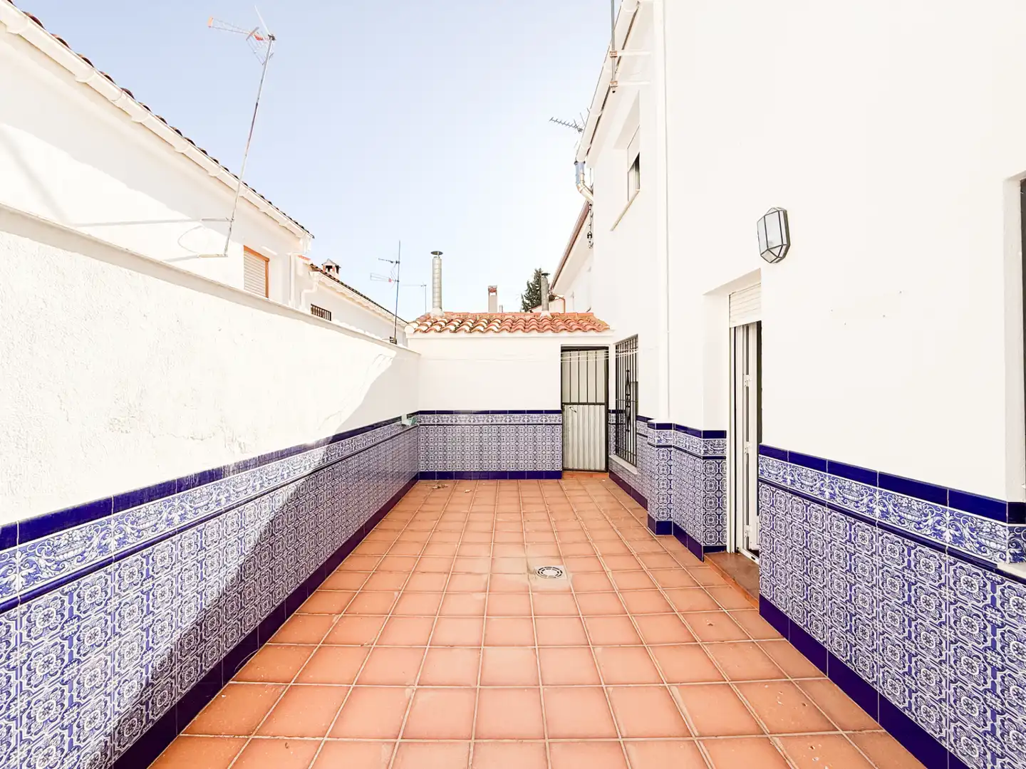 Terrasse von Einfamilien-Reihenhaus zum Verkauf in Baza mit Klimaanlage, Heizung und Terrasse