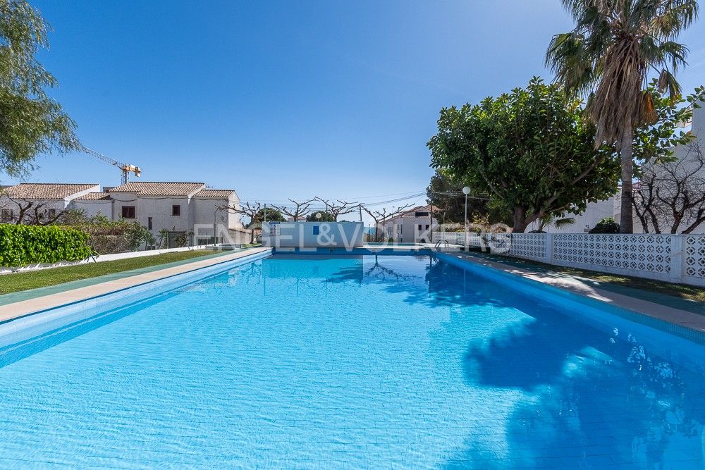 Swimming pool of House or chalet for sale in Alcalà de Xivert  with Air Conditioner, Heating and Private garden