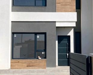 Exterior view of Single-family semi-detached for sale in Torrejón del Rey