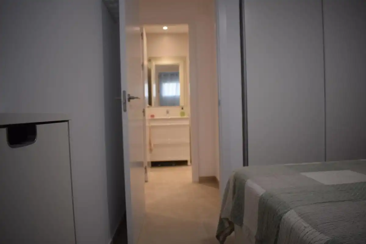 Habitación de Apartamento de alquiler en Almuñécar con Aire acondicionado, Terraza y Amueblado