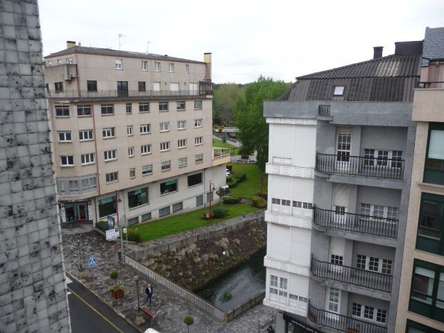 Vista exterior de Pis en venda en Carballo amb Calefacció i Terrassa