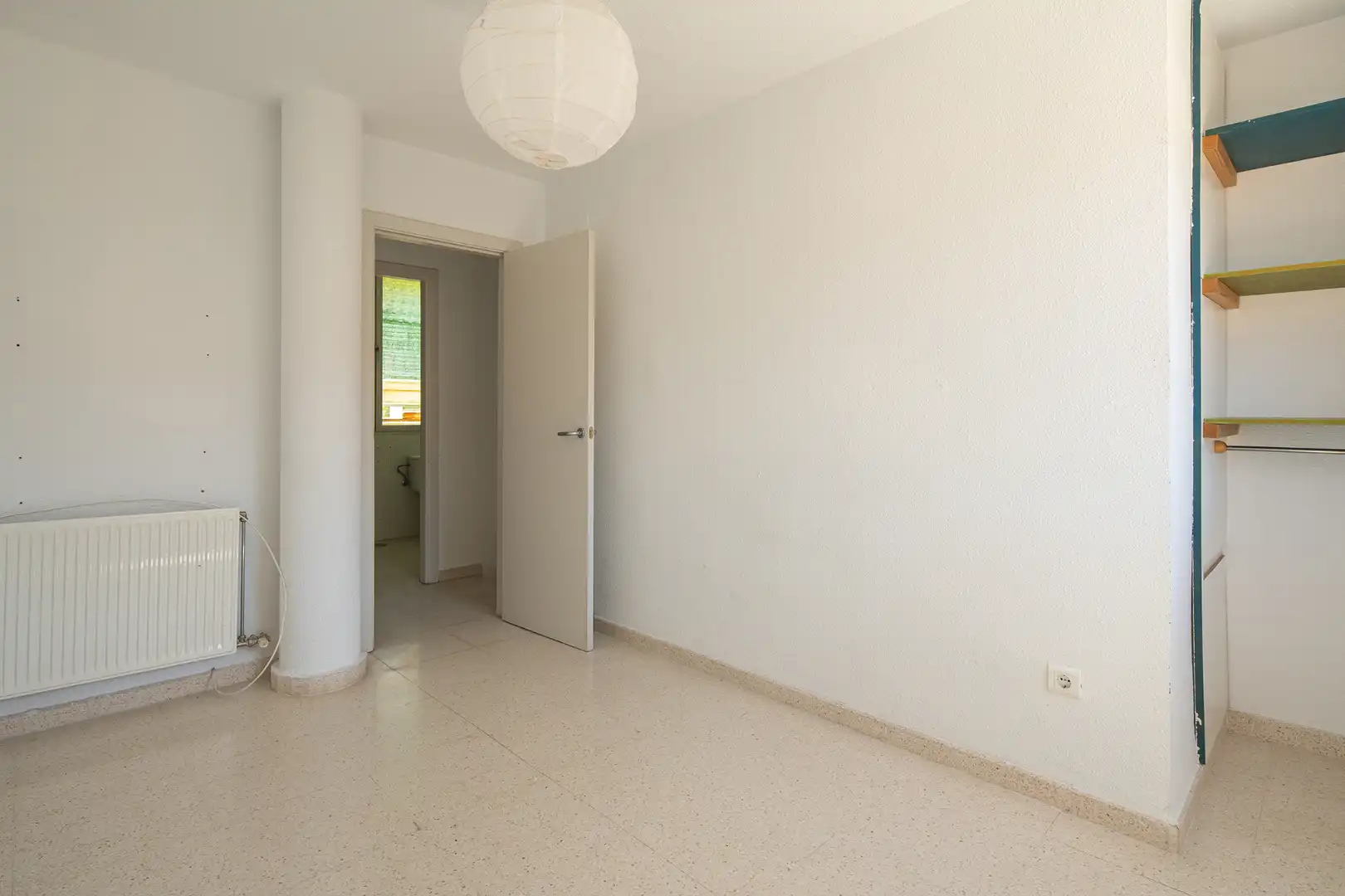 Habitación de Casa adosada en venta en Granada con Calefacción, Jardín privado y Terraza