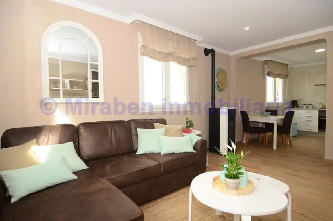 Sala de estar de Piso de alquiler en Boiro con Calefacción, Terraza y Amueblado