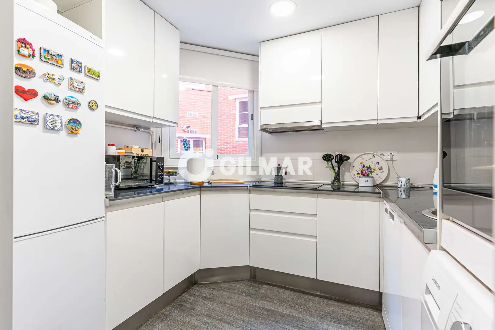 Cocina de Piso en venta en Las Rozas de Madrid con Calefacción, Jardín privado y Piscina