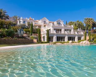 Jardí de Casa o xalet de lloguer en Marbella amb Aire condicionat, Terrassa i Piscina