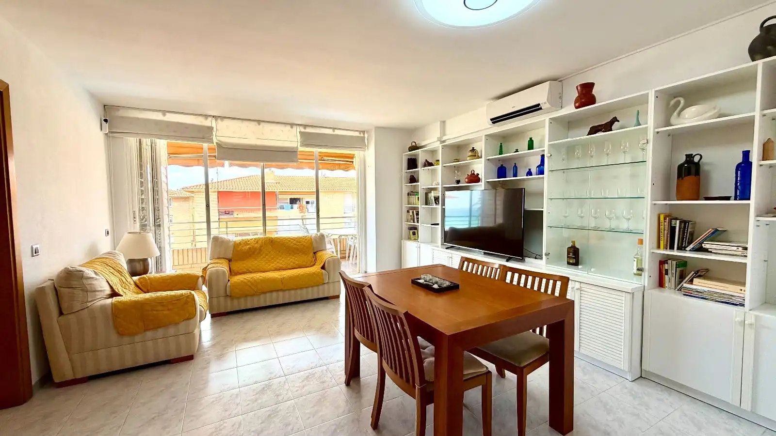 Living room of Flat for sale in El Vendrell  with Air Conditioner, Heating and Terrace