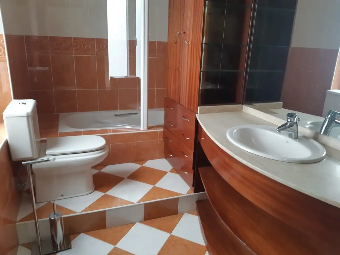 Bathroom of Flat for rent in Salamanca  with Heating, Parquet flooring and Furnished