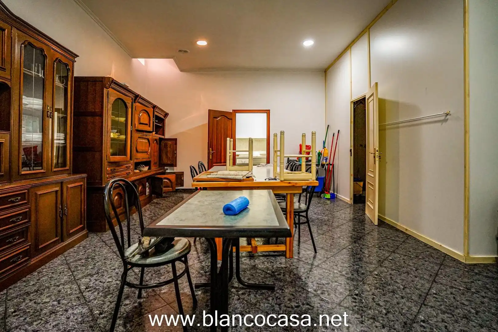 Commercial properties for rent in A Laracha    with Furnished