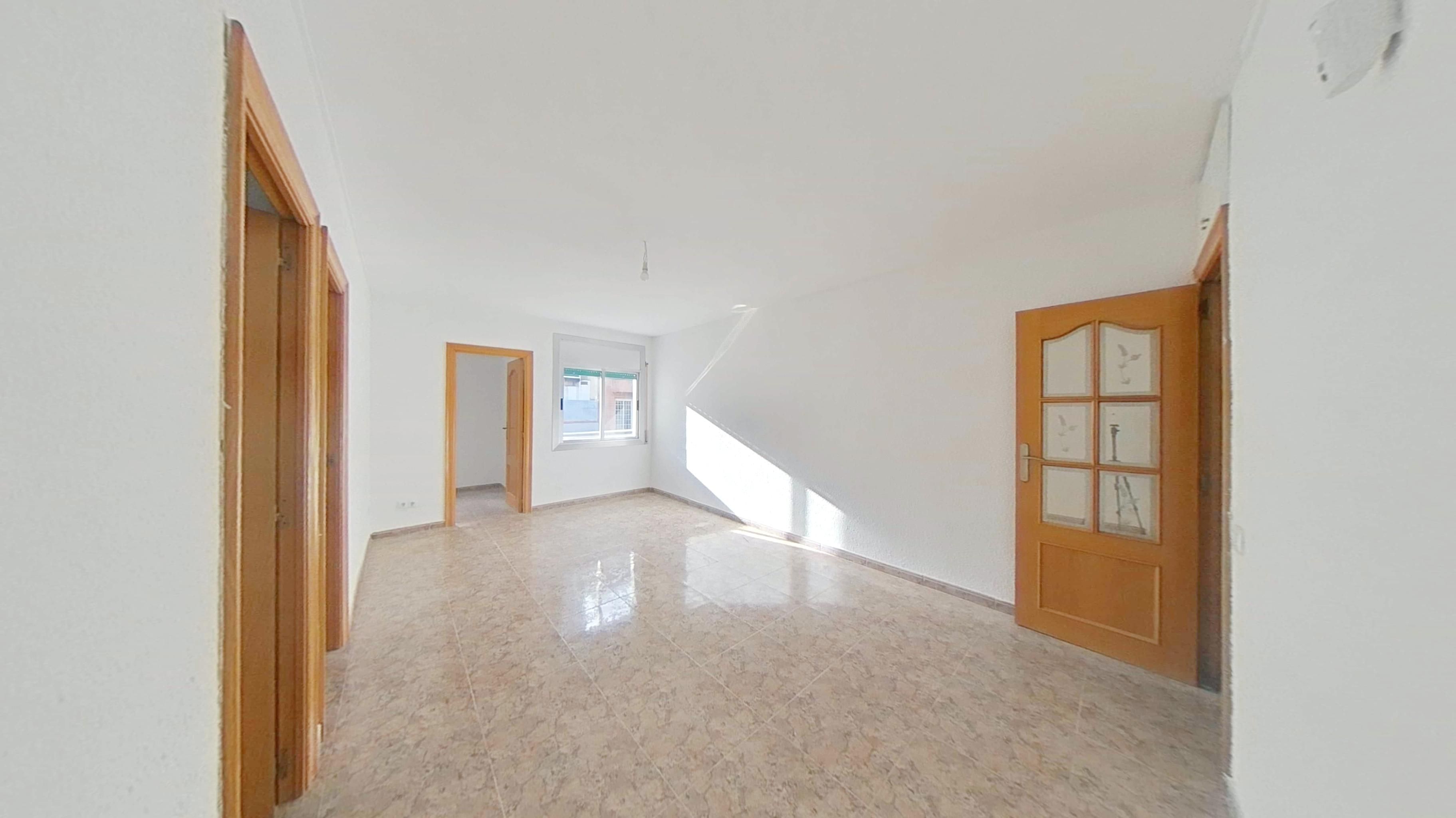 Flat for sale in Santa Coloma de Gramenet  with Oven