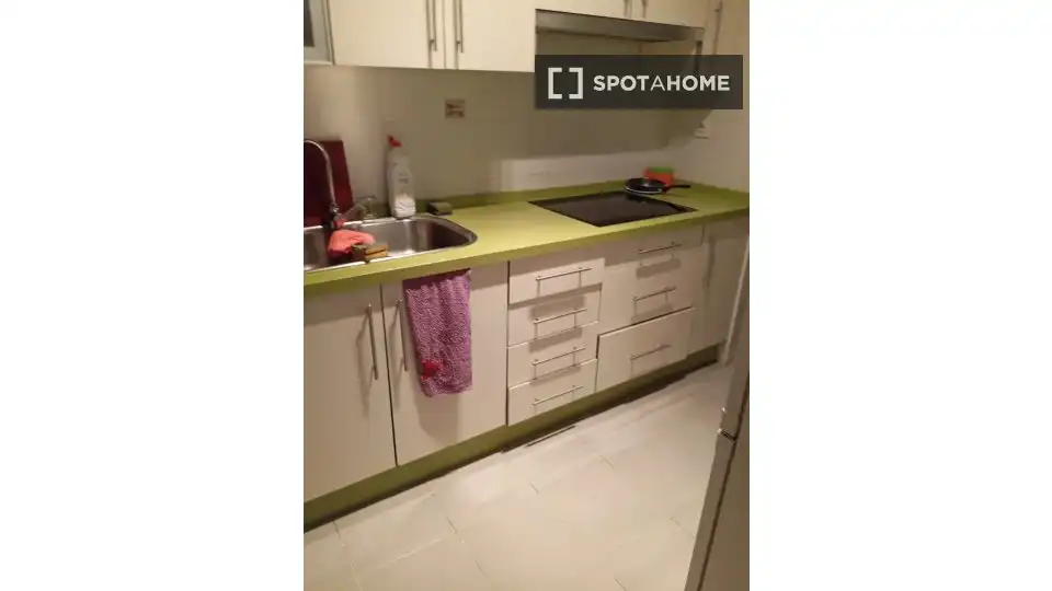 Cocina de Piso de alquiler en Sevilla con Aire acondicionado, Calefacción y Amueblado