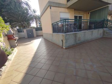 Piano terra con piscina in vendita a MONTDUVER DEL