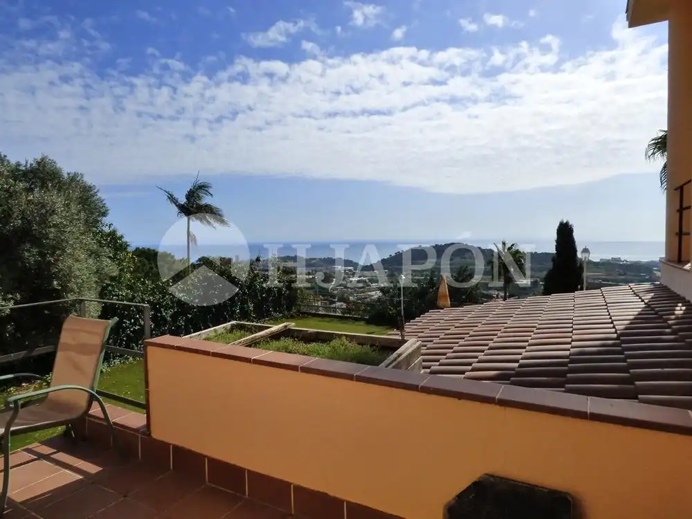Terraza de Casa o chalet en venta en Badalona con Aire acondicionado, Jardín privado y Terraza