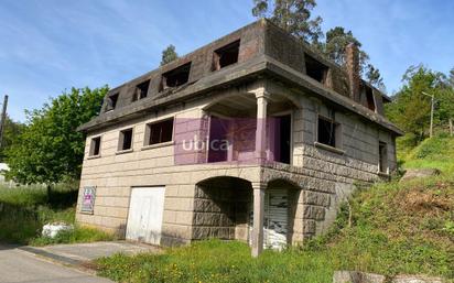 Vista exterior de Casa o xalet en venda en Mos amb Jardí privat