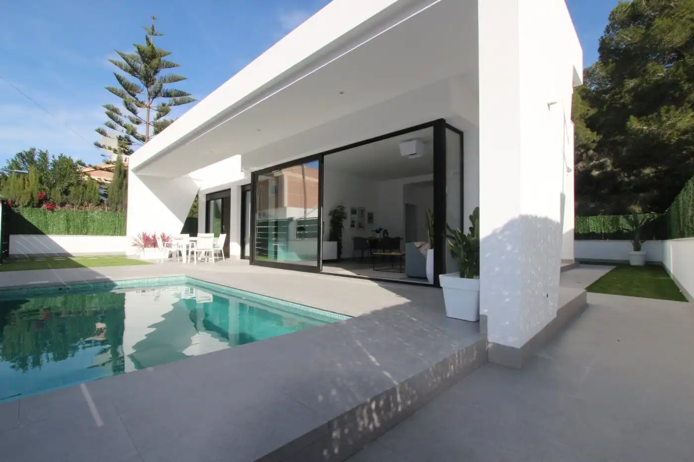 Vista exterior de Casa o chalet en venta en Pilar de la Horadada con Aire acondicionado, Calefacción y Jardín privado