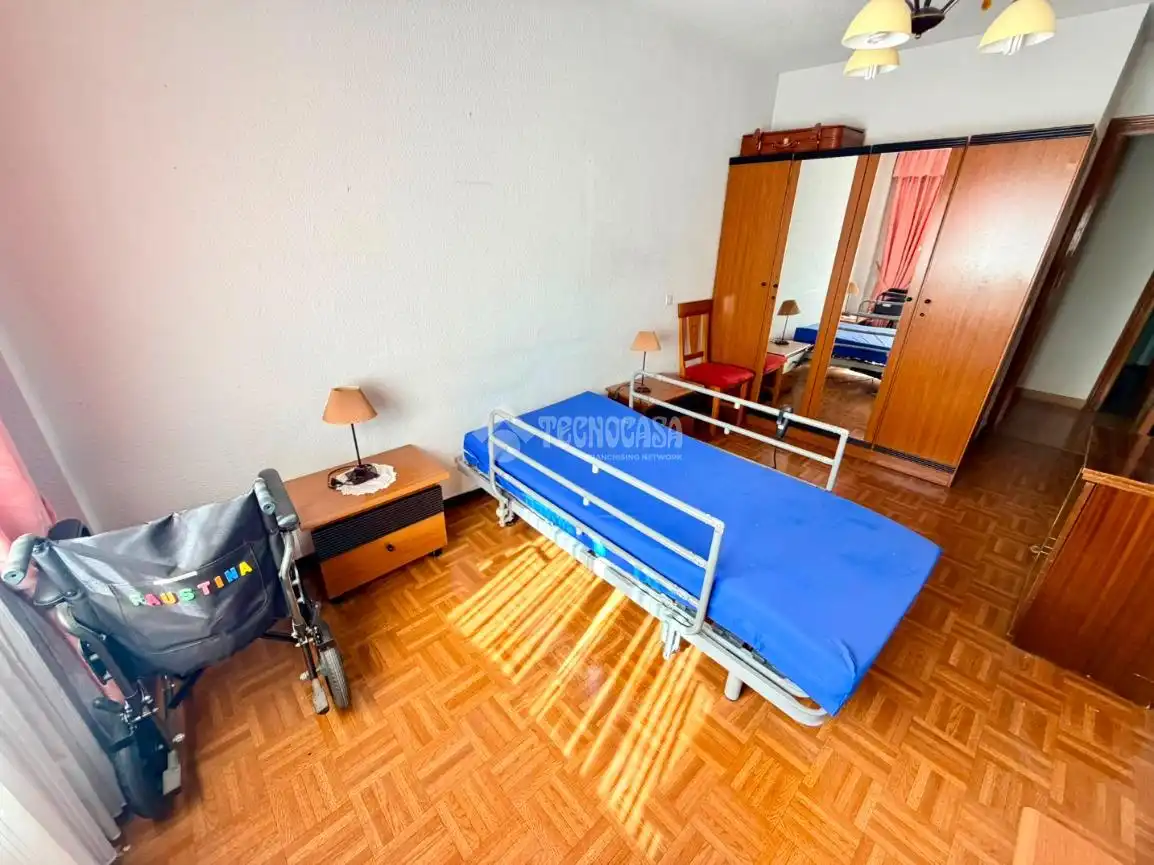 Habitación de Piso en venta en Pinto con Calefacción