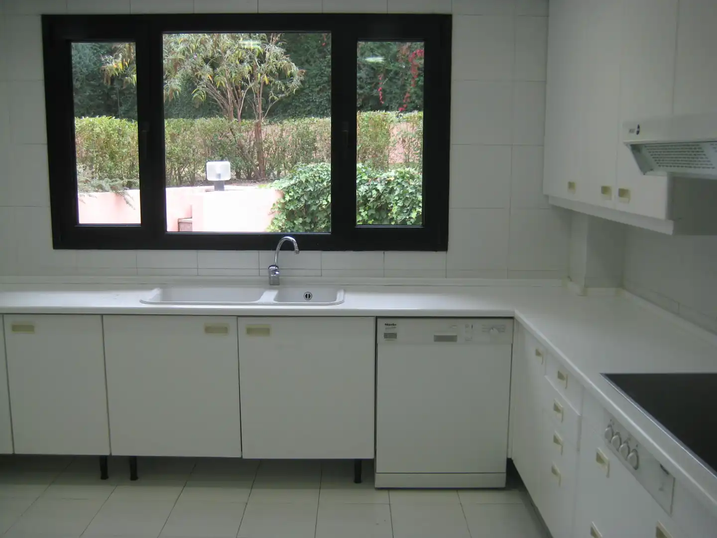 Cocina de Casa o chalet de alquiler en Pozuelo de Alarcón con Aire acondicionado, Jardín privado y Parquet