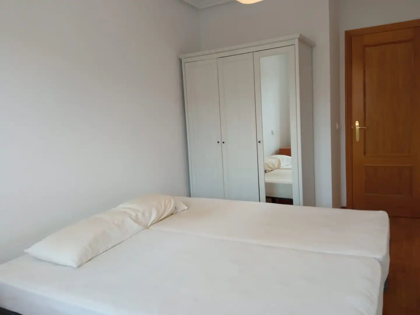 Dormitori de Pis en venda en Burgos amb Calefacció, Parquet i Terrassa