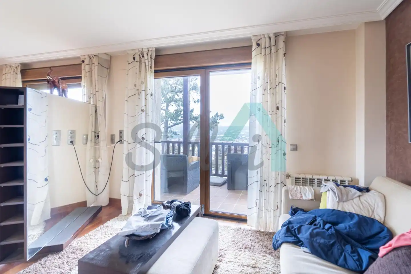 Sala de estar de Casa o chalet en venta en Oviedo  con Calefacción, Jardín privado y Parquet