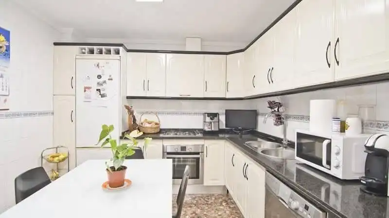 Cuina de Casa o xalet en venda en Motril amb Aire condicionat i Balcó