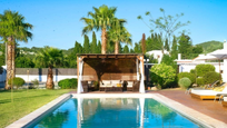 Piscina de Casa o xalet en venda en Santa Eulària des Riu amb Aire condicionat, Calefacció i Jardí privat