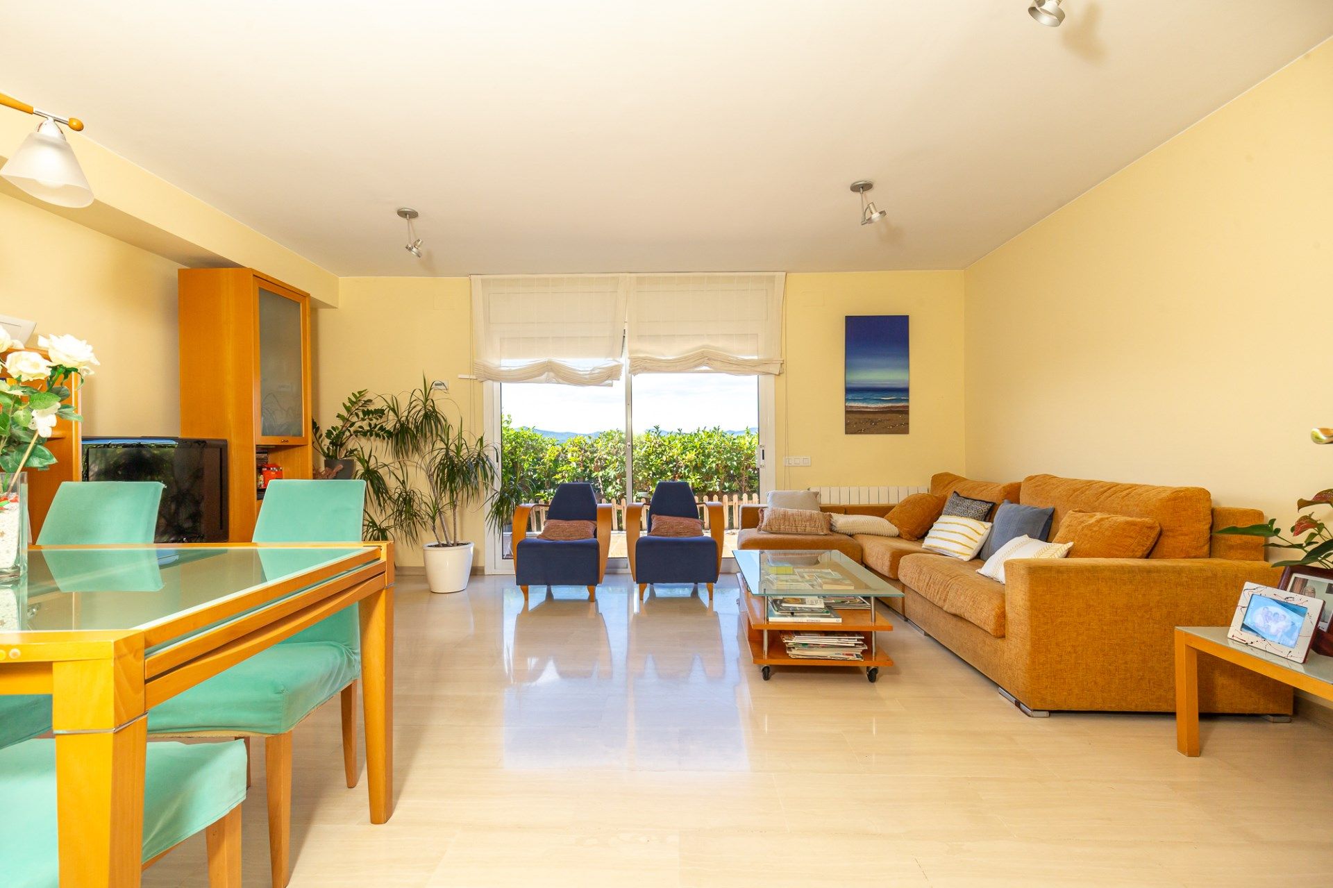 Living room of Single-family semi-detached for sale in Sant Feliu de Llobregat  with Air Conditioner, Heating and Terrace