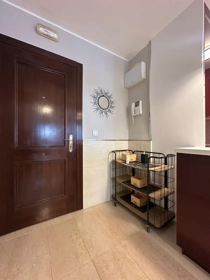 Flat for rent in Oviedo - Calle Tomás Crespo Frígilis, La Ería
