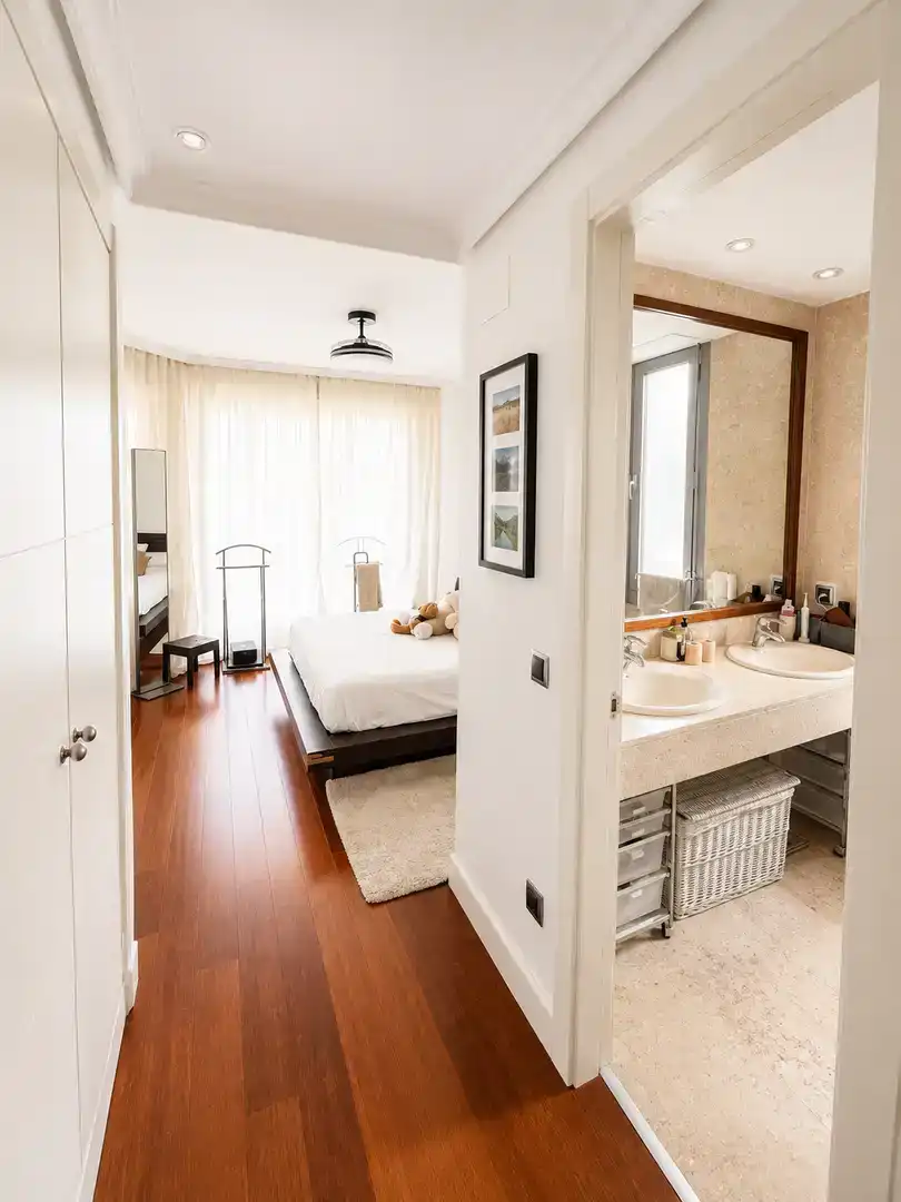 Bedroom of Flat for sale in Majadahonda  with Air Conditioner, Terrace and Swimming Pool