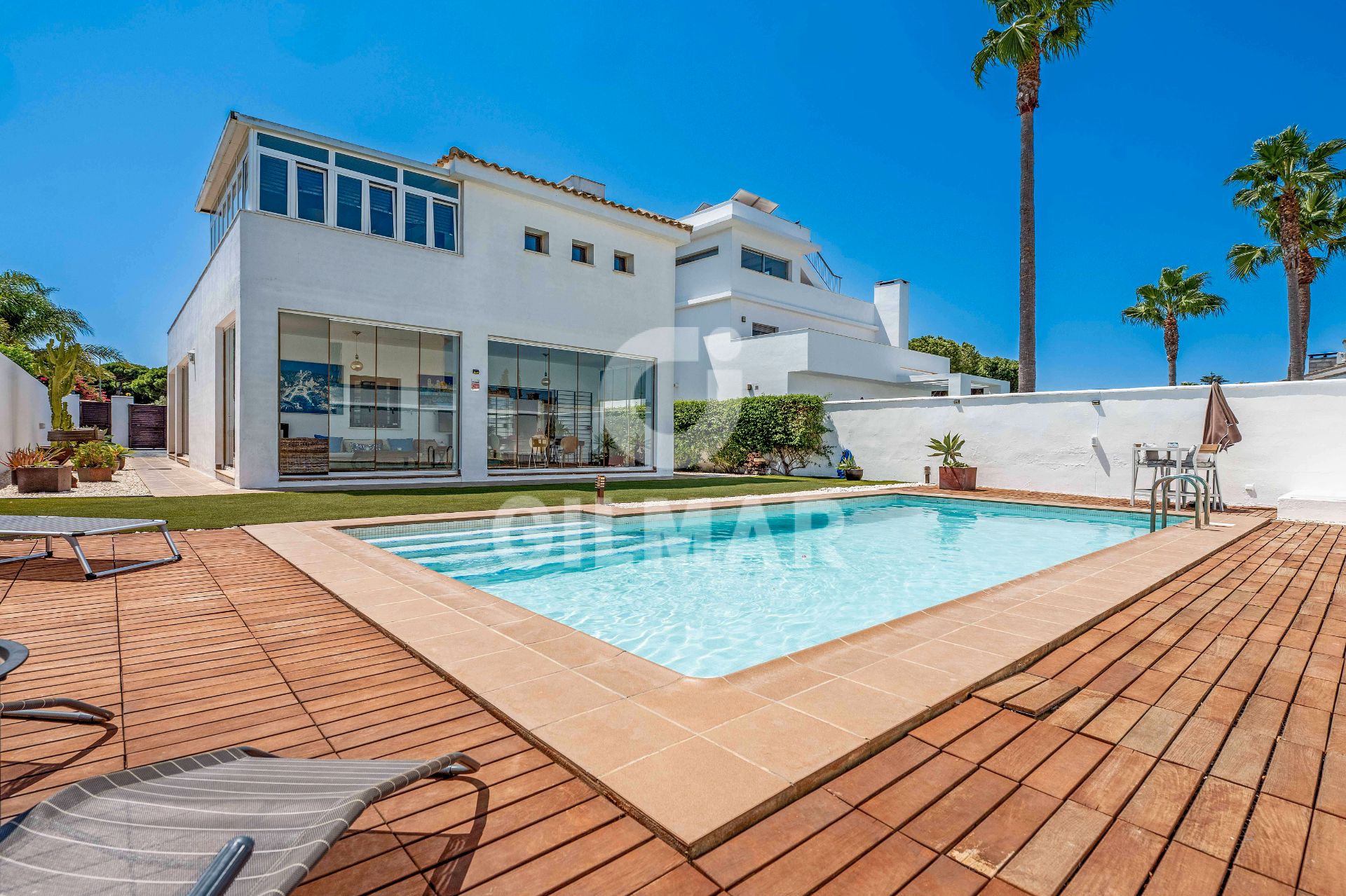 Exterior view of House or chalet for sale in Chiclana de la Frontera  with Air Conditioner, Heating and Private garden