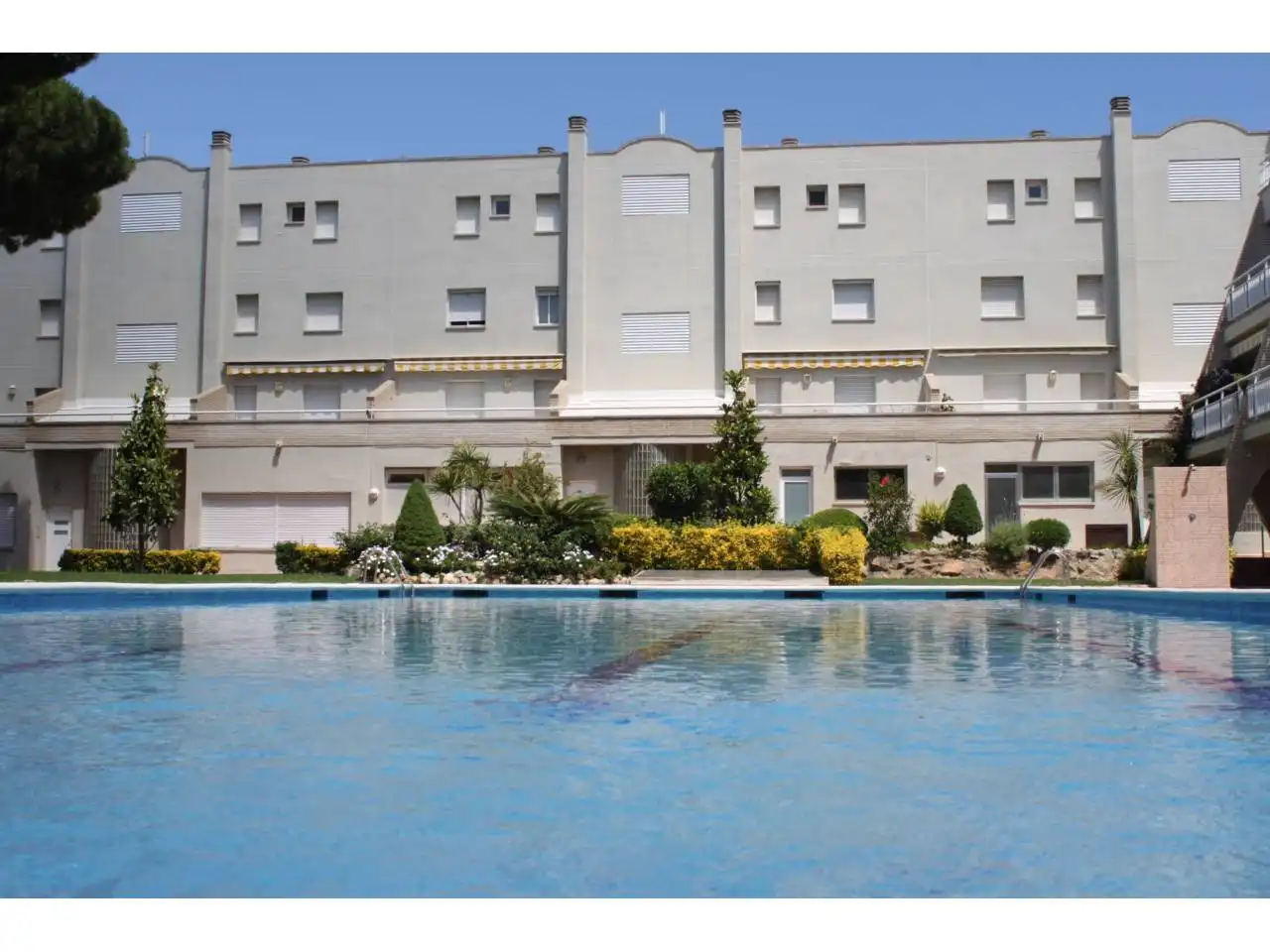 Piscina de Piso en venta en L'Escala con Aire acondicionado, Calefacción y Terraza