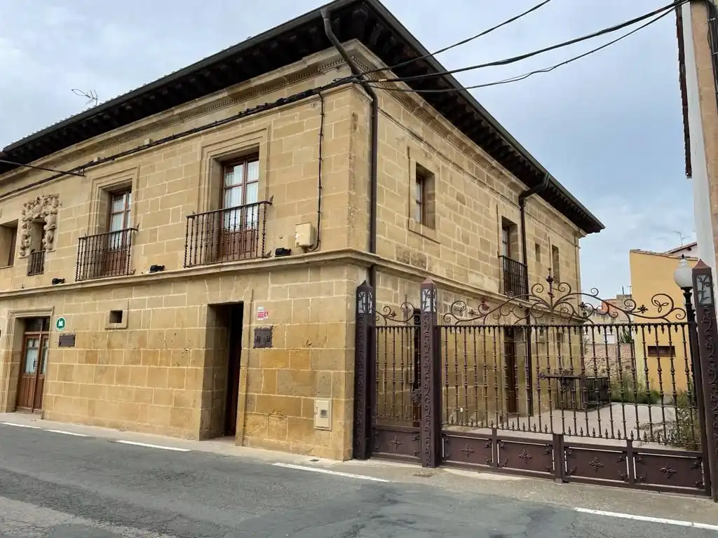 Country house zum Verkauf in Calle Mayor, Castañares de Rioja