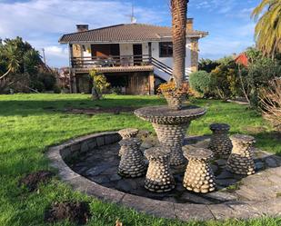 Jardí de Casa o xalet en venda en Villaviciosa amb Calefacció, Parquet i Terrassa