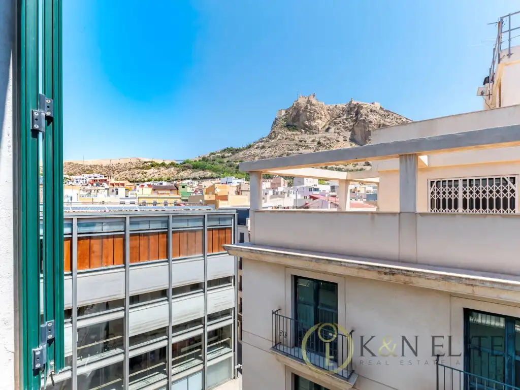 Exterior view of Attic for rent in Alicante / Alacant  with Air Conditioner