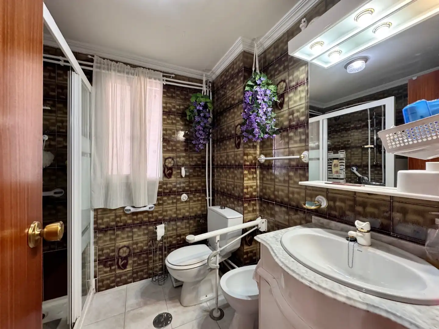 Baño de Piso en venta en Cáceres con Aire acondicionado, Terraza y Amueblado