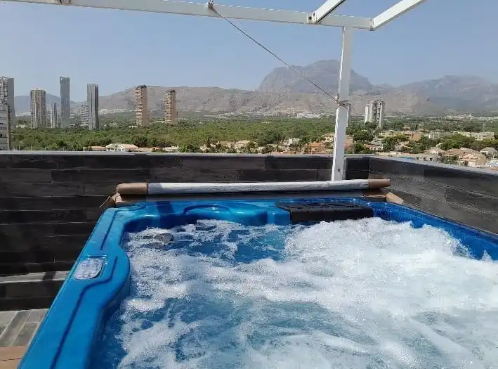 Piscina de Piso en venta en Benidorm con Aire acondicionado