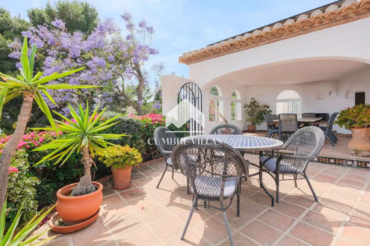 Jardí de Casa o xalet en venda en Salobreña amb Jardí privat, Terrassa i Piscina comunitària