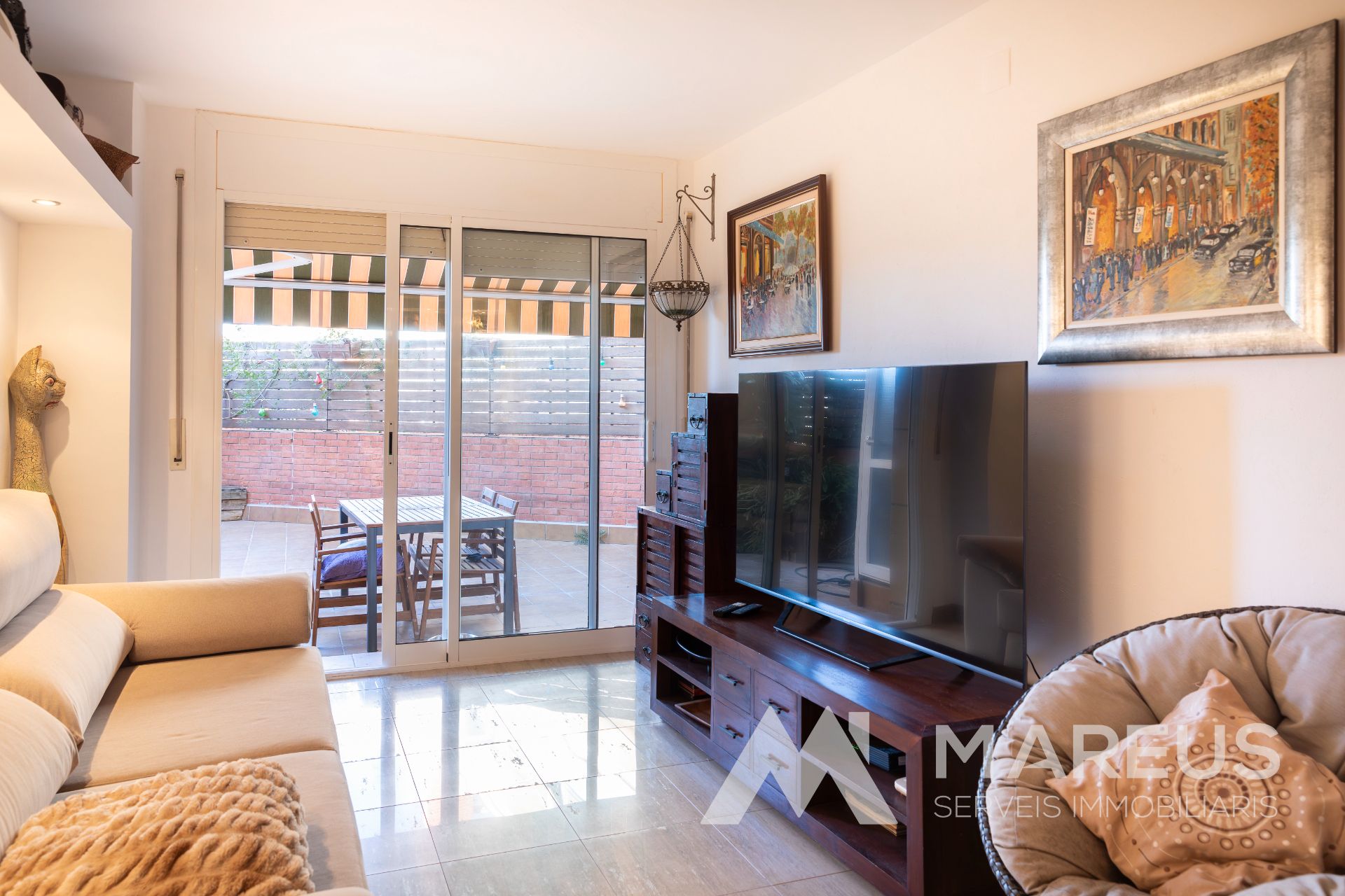 Sala d'estar de Pis en venda en Terrassa amb Calefacció i Terrassa