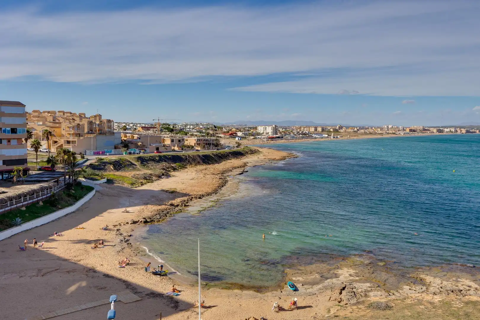Vista exterior de Apartament en venda en Torrevieja amb Aire condicionat, Terrassa i Moblat