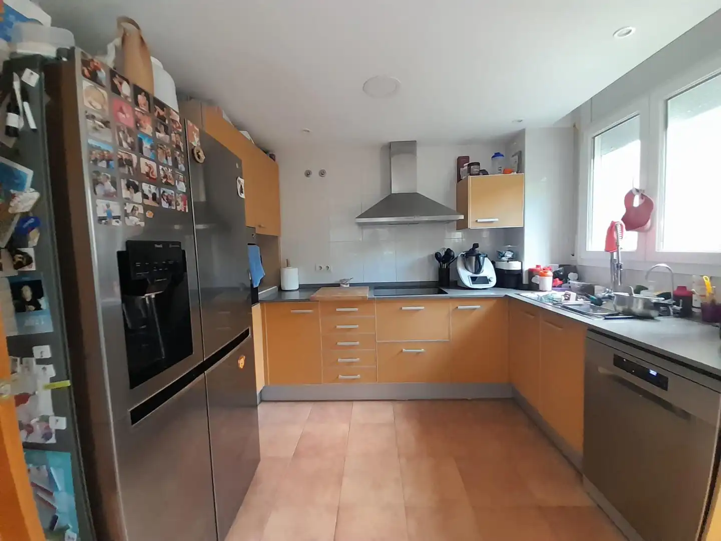 Cuina de Casa o xalet en venda en Canet de Mar amb Aire condicionat, Jardí privat i Terrassa