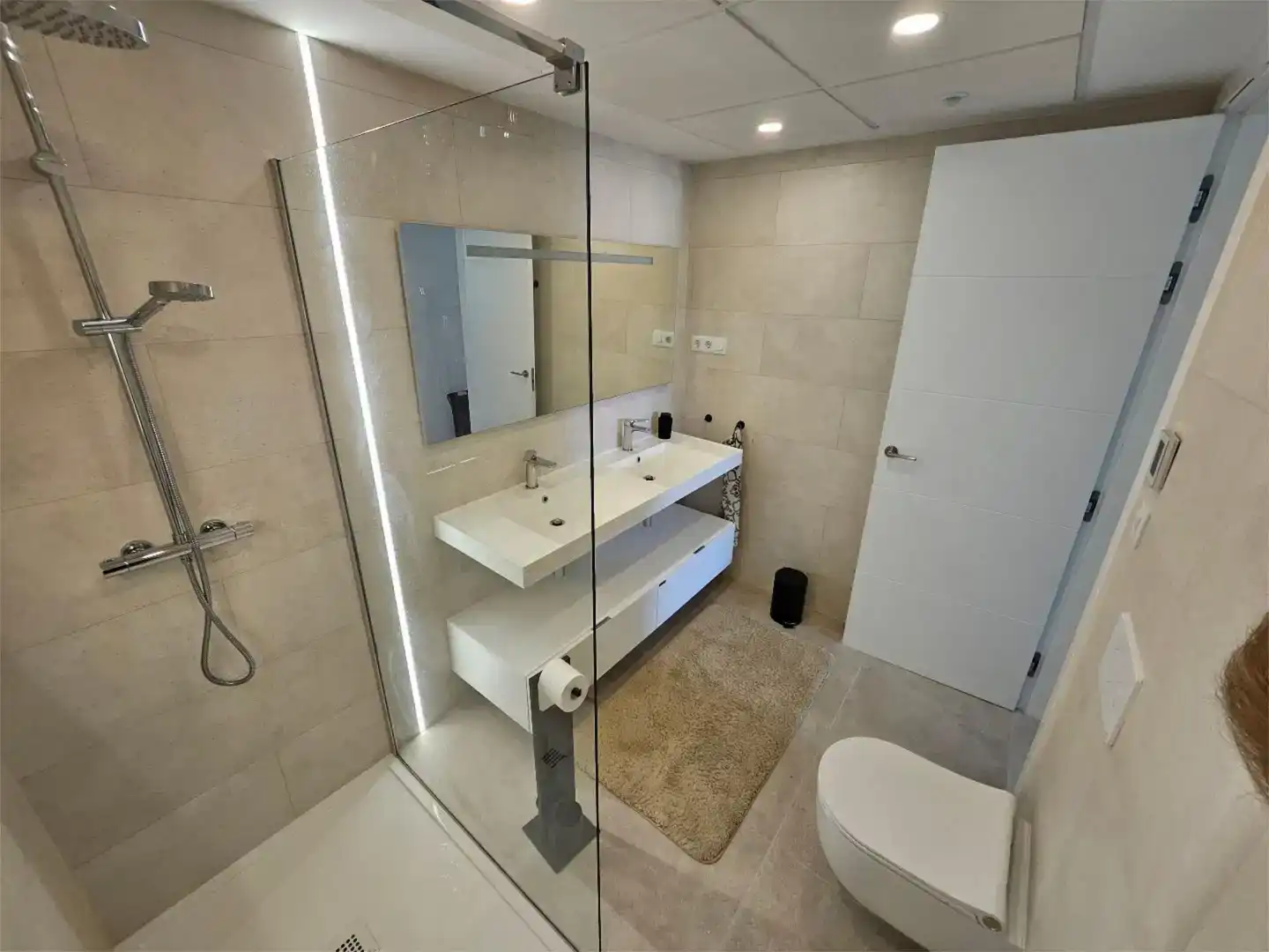 Bany de Pis en venda en Fuengirola amb Aire condicionat, Piscina i Balcó
