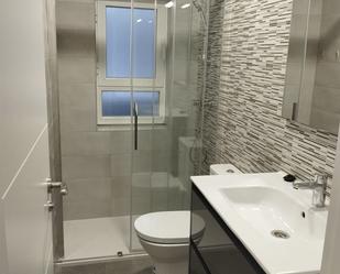Bathroom of Flat to rent in Salamanca Capital  with Balcony