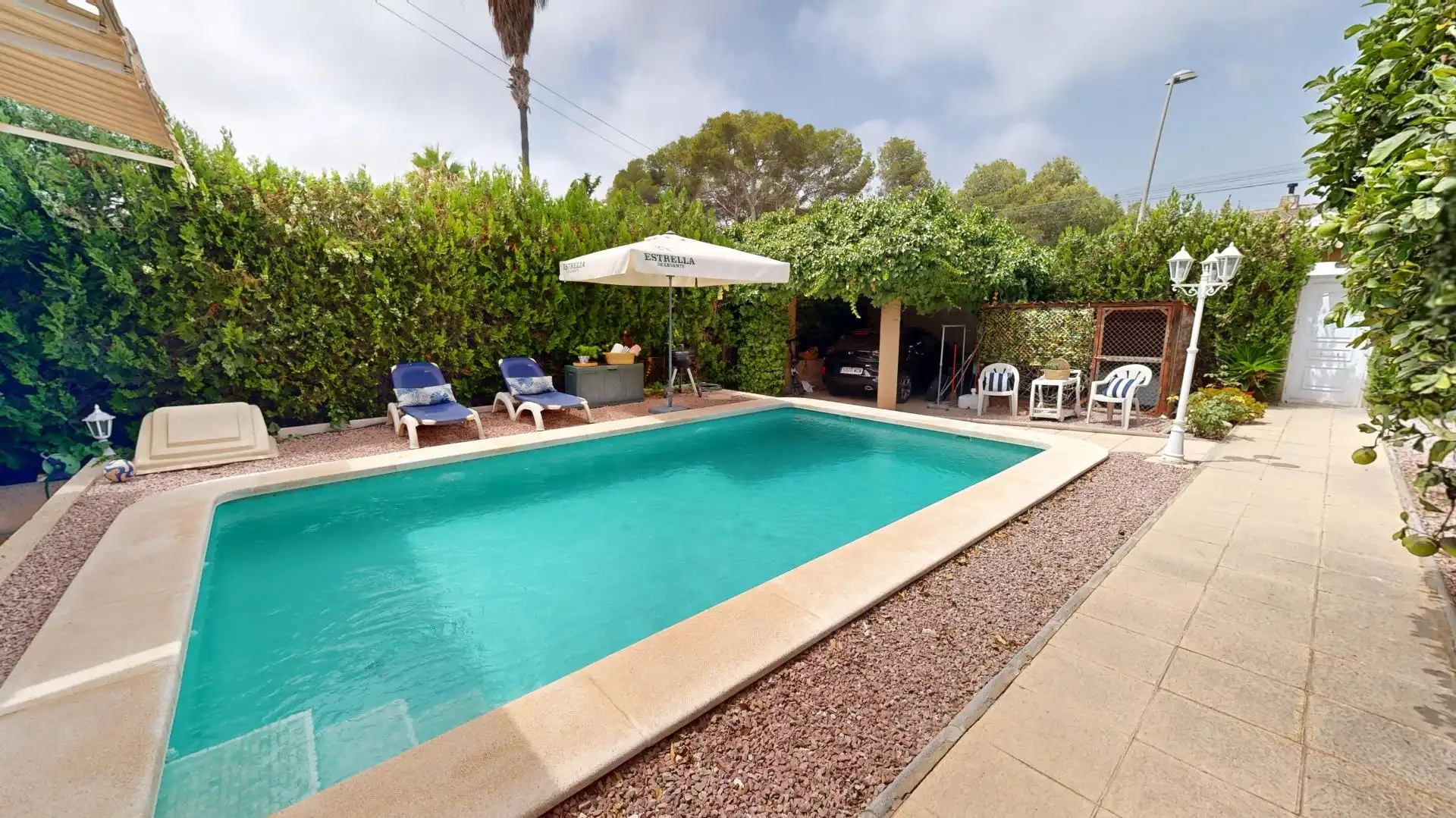 Piscina de Casa o xalet en venda en Torrevieja amb Aire condicionat, Calefacció i Jardí privat