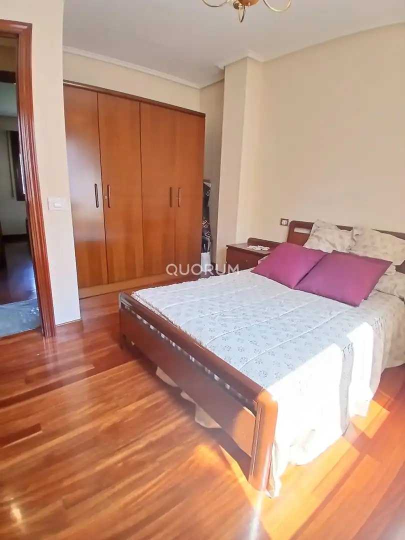 Habitación de Ático en venta en Barakaldo  con Calefacción, Terraza y Trastero