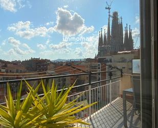 Exterior view of Attic for sale in  Barcelona Capital  with Air Conditioner, Heating and Terrace