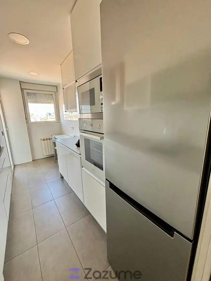 Cuina de Pis de lloguer en Madrid amb Aire condicionat, Calefacció i Terrassa