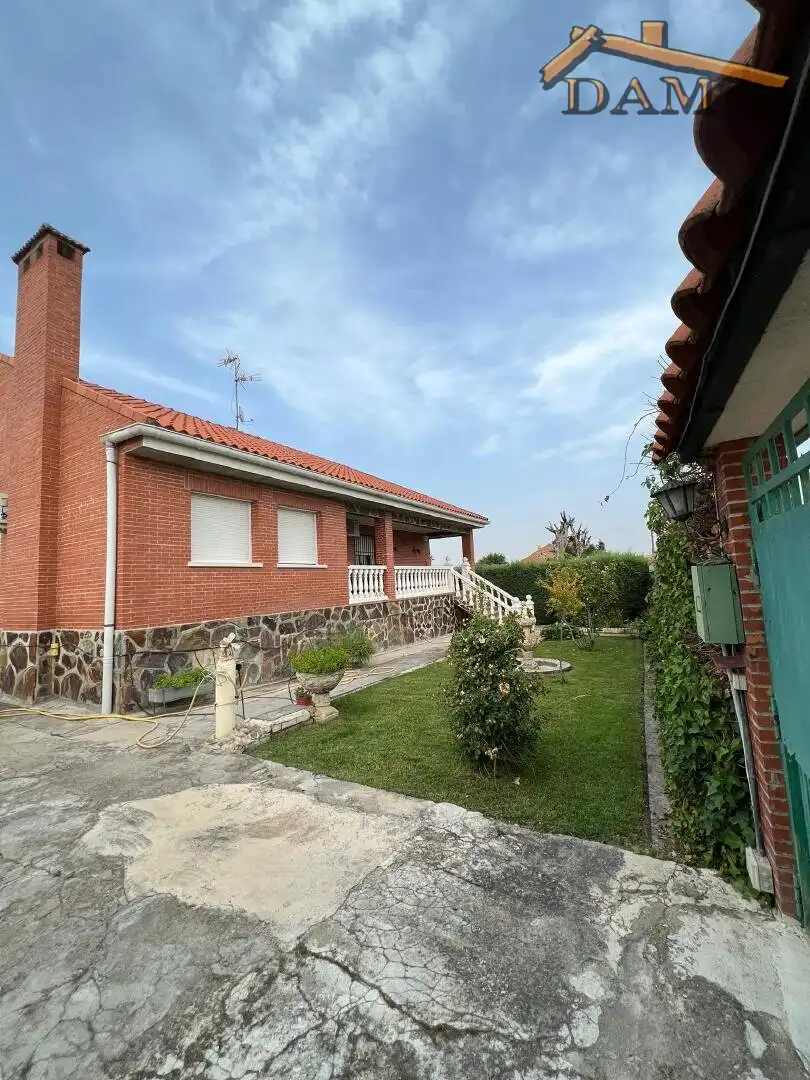 Xalet en venda a Chozas de Canales, imagen 2