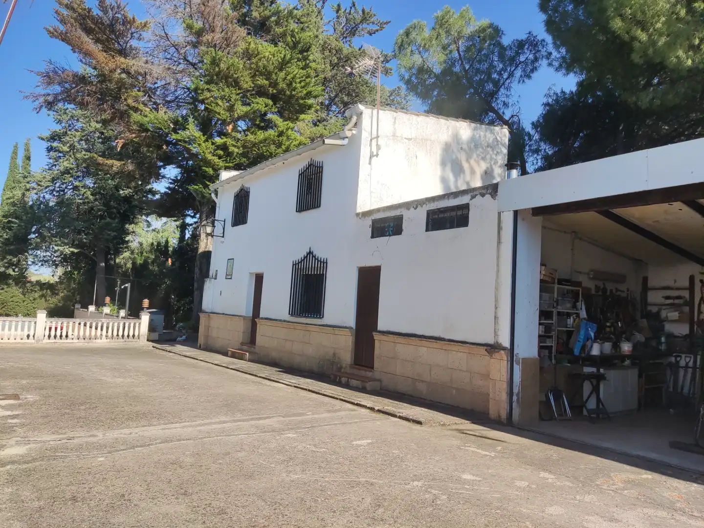 Vista exterior de Casa o xalet en venda en Ciudad Real amb Aire condicionat, Calefacció i Jardí privat
